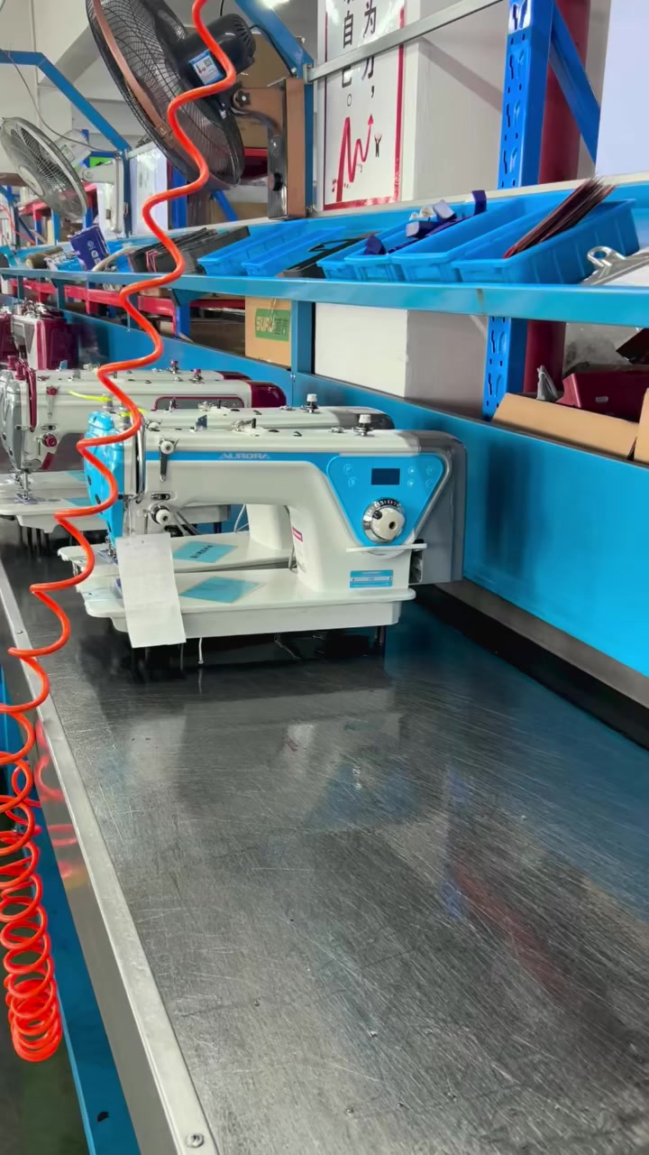 أثناء تجهيز بضاعتنا من داخل مصانع الصين
⭕محلات ضياء عربو ⭕
لتجارة وتصليح مكائن الخياطة
⭕جملة_مفرد⭕
الفرع الرئيسي 📍
الموصل /الجانب الايمن/منطقة السرجخانه مقابل تمثال عامل النظافة
الفرع الثاني📍
 سوق النبي شارع المركز
بأدارة : الحاج ضياء عربو وأولاده🏷️
للاستفسار📞(***********_***********)📞
