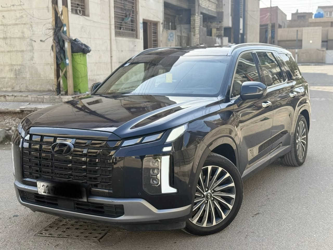 بلسايد كالكرافي 2024 بغداد
بيع مستعجل ماكو هيج سعر 

فول مواصفات للاخير اعلى فئة 

لون مميز نيلي متغير 

السياره زيرو ماشيه 13 الف فقط بدون نقص نهائيا 

حادث جاملغ وبنيد  بدون دواخل وشواصي

محرك 6 سلندر 3.8 مكفول من كلشي

مواصفات السياره فتحتين بانوراما 

كراسي جلد وكهرباء وتدفئة وتبريد 

عداد دجتال وانارة داخلية وسستم صوت سماعات 12 سماعه

5 كامرات وردارات 360 درجة 

شاشة اكبر حجم ووضعيات قيادة وتتقدم وترجع بالريمونت 

وبعد بيها هواي مواصفات

مكان بغداد البلديات شارع المصرف

السعر (268)  بيع مستعجل ماكو هيج سعر  ***********
