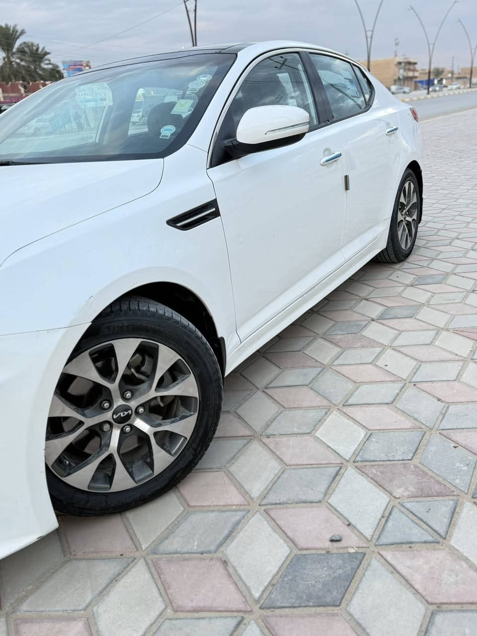 كيا اوبتما 2013 خليجي
_مواصفات 1/1 فول الفول بانوراما

_بصمه تشغيل وبصمه ابواب وكشن خزن كهربائي تحكمات ستيرن مثبت سرعه نضام ايكو ونورمال 

_محرك 2400 دوش المرغوب محرك وكير بالشرط مكفول 

_السياره ب اسمي شرط التحويل ثاني يوم رقم السياره اربيل ماشيه 178 الف كيلو حقيقي 

_السياره جاهزه من كلشي  تدفئه وتبريد وقطره دوانز مابيها

_ تخم تايرات جديد ومسوي ادامه كامله لمنضومه البانزين تشغل وتمشي ماناقصها اي شي والارضيه تغليف جلد 

_السياره بيها مكان بارد براس البنيد وبيها بهلال الجاملغ الخلفي من يم الدواسه صبغ ع كد شبر بسيط جدا 

_السعر 132 وبيها مجال للطيبين ان شاء الله 
_العنوان _صلاح الدين_تكريت وهذا رقمي الشراي يتصل
 ‭***********
