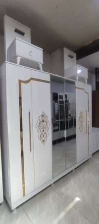 طقم نوم • ٥ قطع • خشب