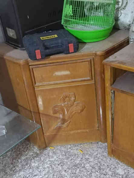 غراض للبيع كلمن وسعره الشراي يتصل ***********
