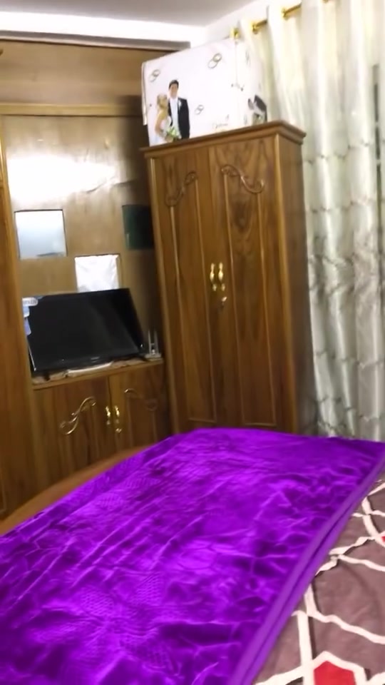 غرفة صاج عراقي تفاصل للبيع العنوان بغداد الحرية تحتوي على كنتور (5باب) مع زاويا (2باب) 
سرير مع دوشك
خزانة للاحذية
ميز مرايا
ميز عدد٢ جانب السرير 
نضافتها مثل التصوير مابيها اي عيب


**إذا كنت صاحب هذا الإعلان وتريد حذفه لأي سبب، رجاءا أرسل رسالة إلى الدعم الفني**