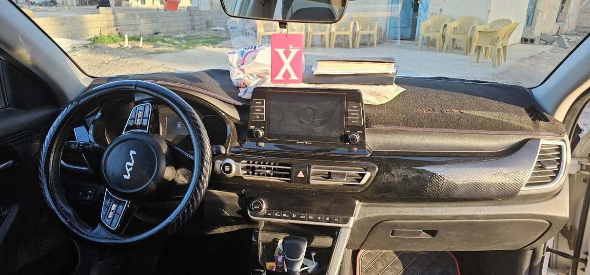 كيا سيليتوس 2023 فول مواصفات 1على1
رقم بغداد بسم صاحبها 
مكان السياره القائم العبيدي 
ماشيه 60 الف كيلو متر 
ضررها تبديل الدعاميه الاماميه نفس الون وارد امريكي محرك 2000 دوش. السعر 173 ورقه 
رقم صاحب السياره ***********
