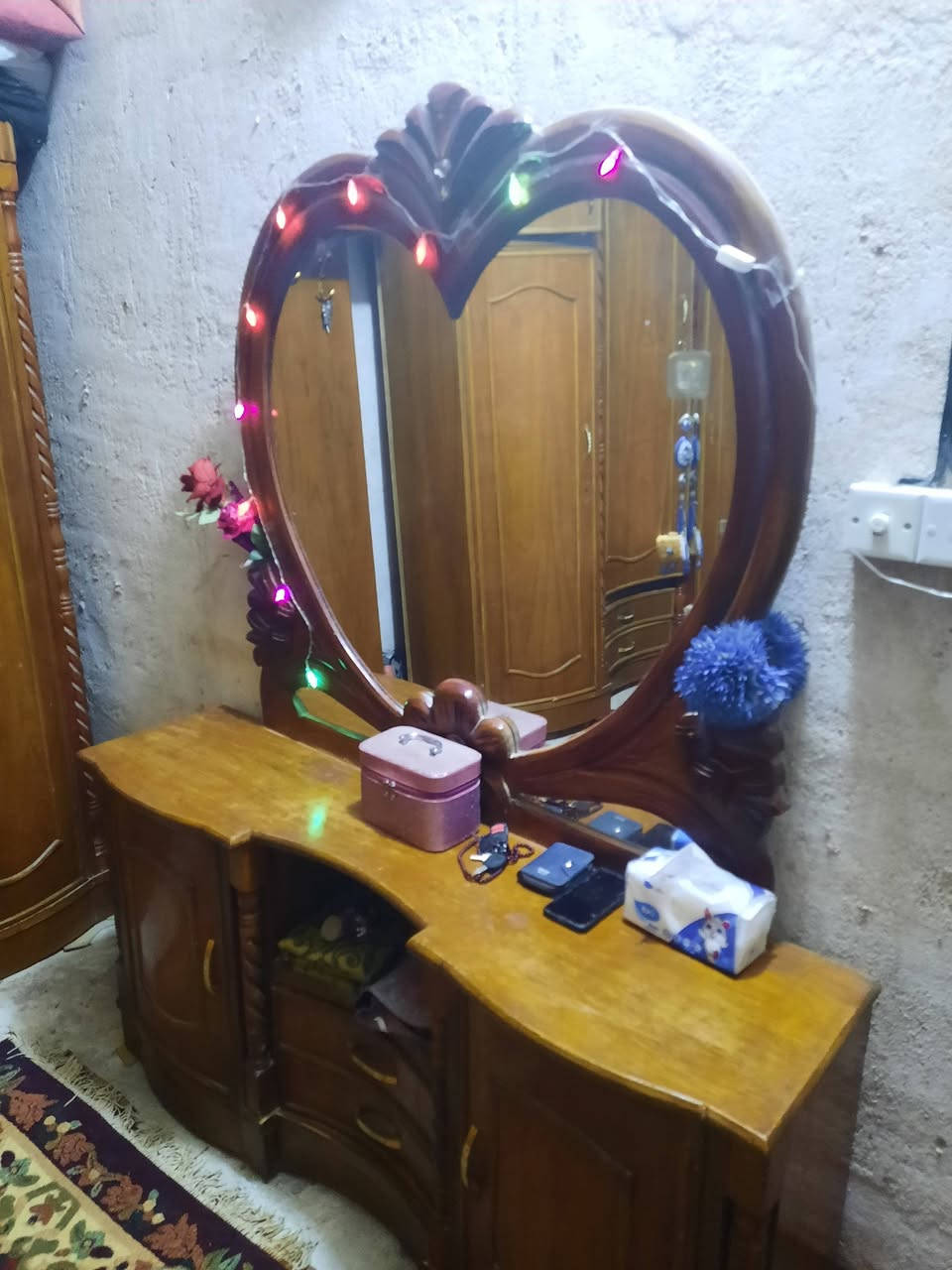 السلام عليكم غرفت اخشاب صاج بوربي لسعر 800مجال قليل مكان كربلاء طويريج عل فيس موجود وللانتصال ***********
