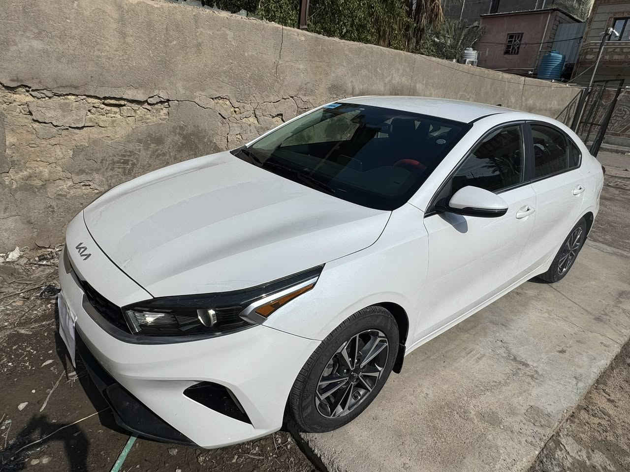 كيا فورتي ٢٠٢٣ كنديه كاملة المواصفات عدا فتحة السقف مكفوله من الصبغ والتبديل بالهيكل السياره جديده بمعنى الكلمه ماشيه ٤٥٠٠٠كم السعر ١٩٠٠٠$ شامل التحويل من فحص إلى خصوصي علما ان السياره حره قابله للتحويل الفوري ( لاهي معوقين او شهداء) المكان مدينه البصره


**إذا كنت صاحب هذا الإعلان وتريد حذفه لأي سبب، رجاءا أرسل رسالة إلى الدعم الفني**