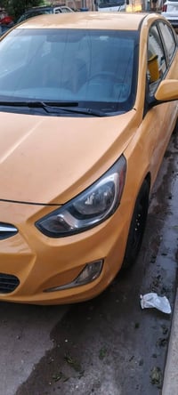 للبيع اكسنت موديل 2013 وارد امريكي حادث جاملق يمنة السعر 75$وبيهه مجال...