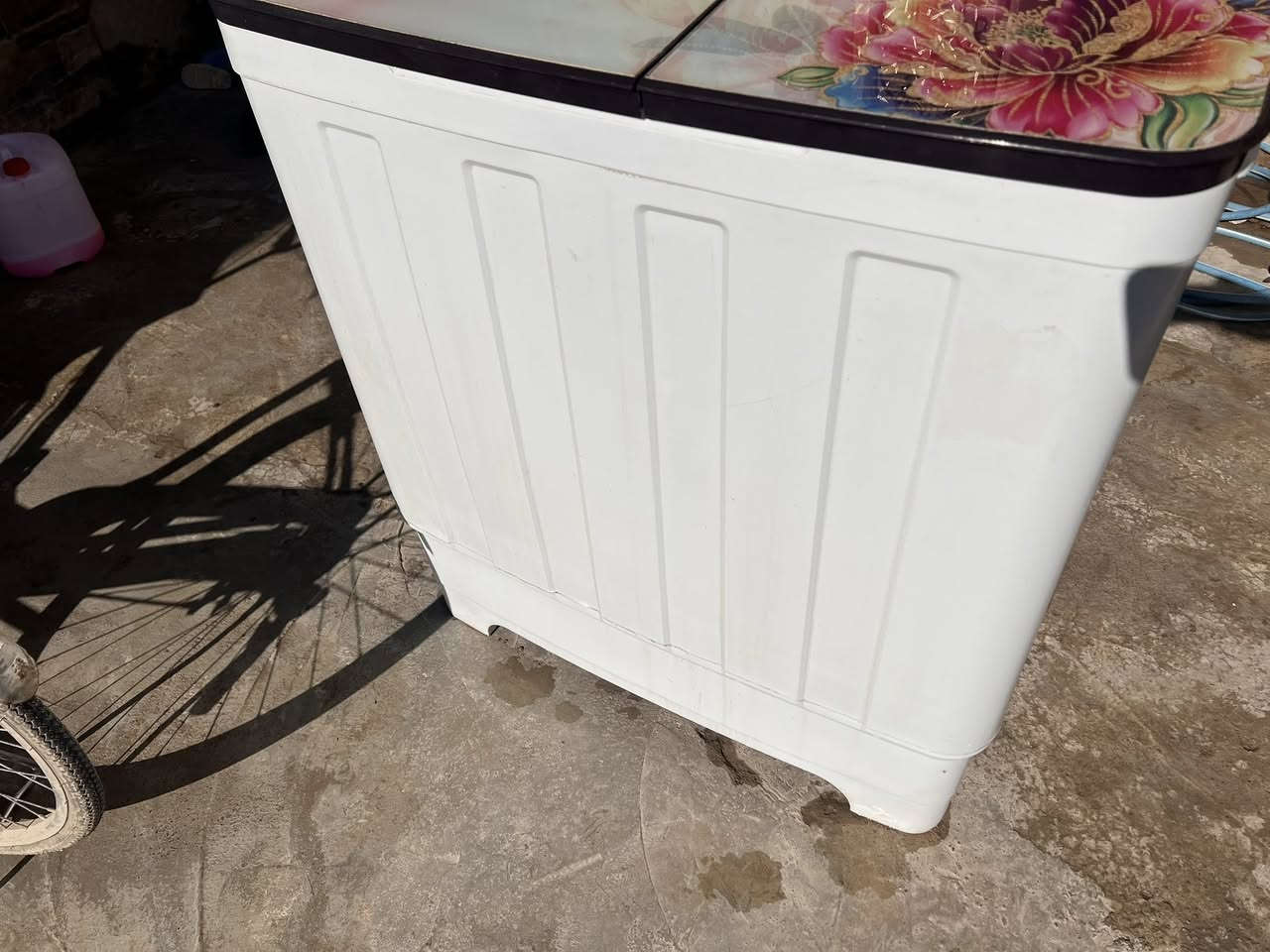 ‏غسالة للبيع حجم الكبير نظافتها 90% أبيع شرط الشغل مستعمل قليل سعر الغسالة85الف وبيها مجال شي قليل الاستفسار عن الاتصال على هذا الرقم ‎0773 420 5099
