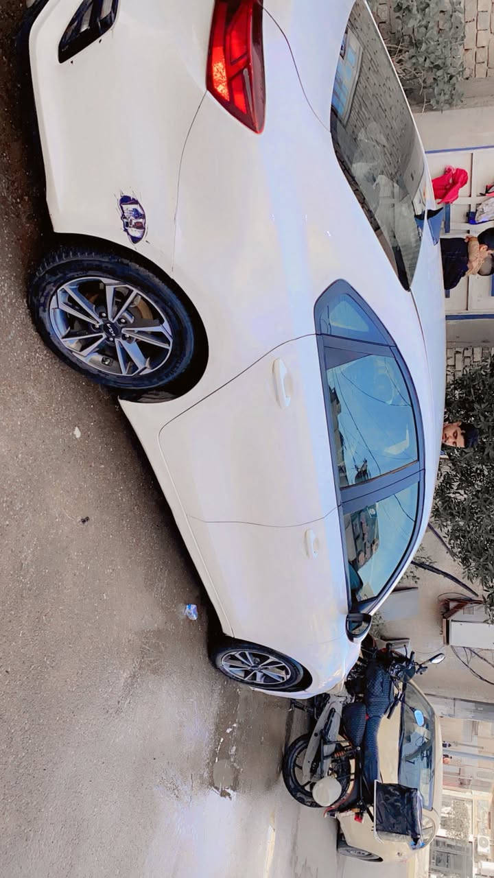 حلال للبيع خير من الله 
فورتي ١٩
أمريكي 
حادث بنيد و جاملغ قطعتين بس
وبيها بارد خفيف ما مسوي بل الهلال مال جاملغ خلفي 
ماسويته حتا لا تنحسب ضربه 
ماشيه ٨٤ ميل 
كير أي تي مو سفي تي 
السعر ١٣٧ وبيها مجال بصيط
للتواصل الرقم ***********
