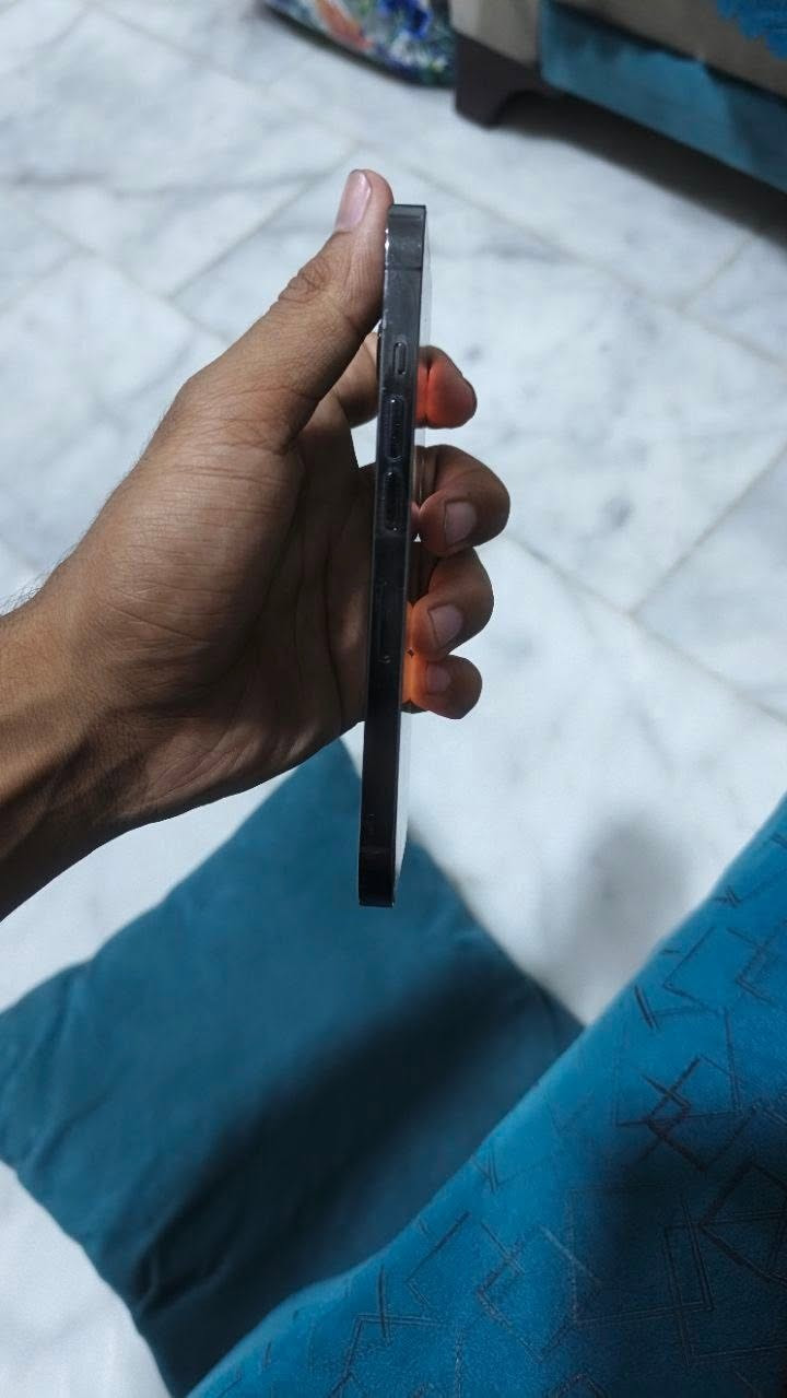 ايفون 13برو برو ذاكره256بطاريه84كلشي ما مبدل ستعمال بيت بي بس هاي نقطه سوده جوه مثل ما ما موضح سعر500الف ابو بي مجال رقمي ***********
