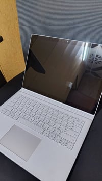 لابتوب Microsoft Surface book 2 للبيع Microsoft Surface book 2 المواصف...