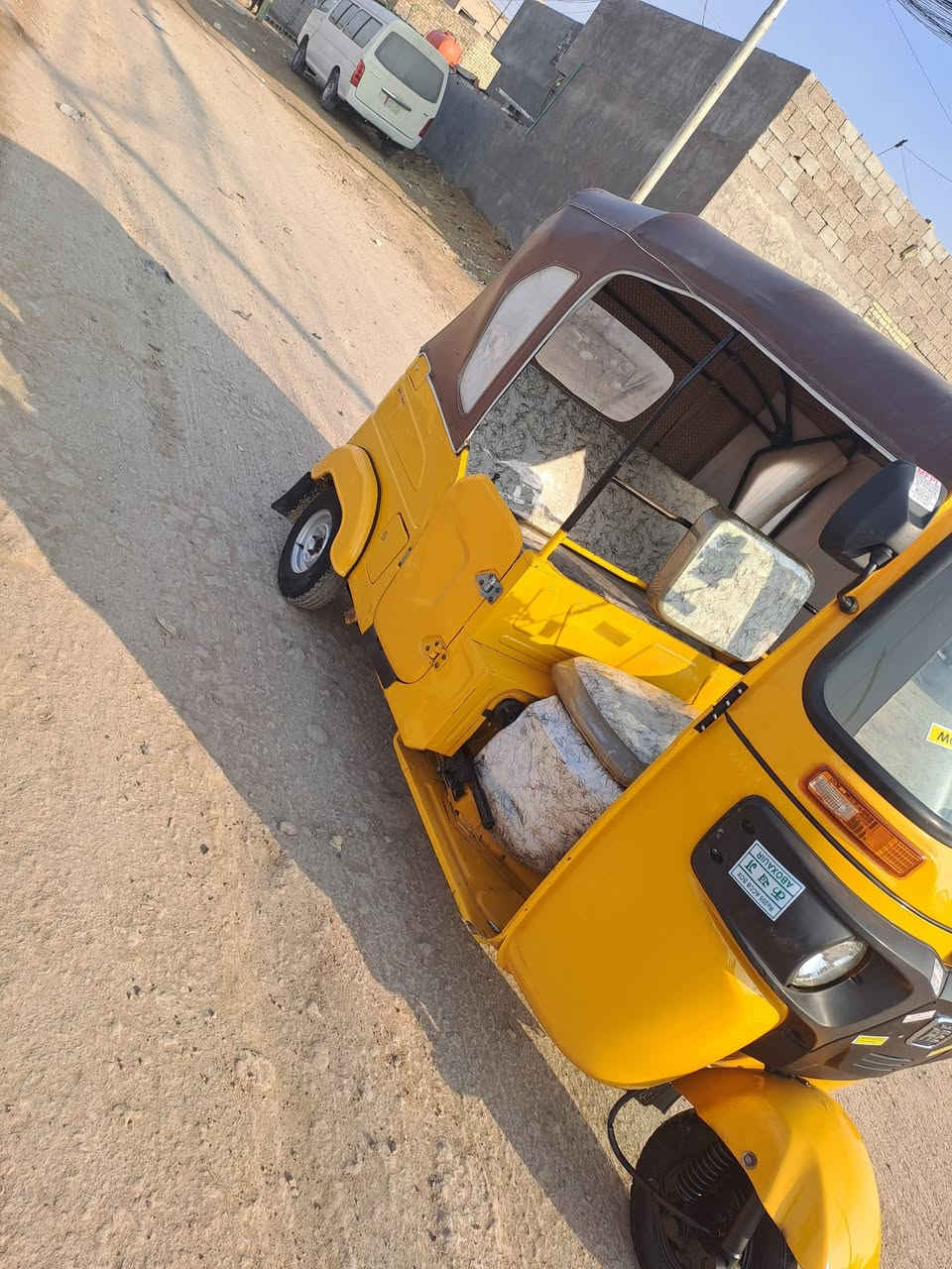 السلام عليكم شباب تكتك موديل 22 شهر11 جاهز من مكان النهروان كلش مرقمه  رقمي مكان  ***********
