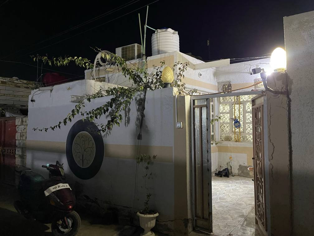 🔴دار  للبيع 🔴

💒نوع العقار :طابو زراعي سند ٢٥مداور بسم المشتري 

المساحة : 100متر مربع 

🕍موقع العقار :الديوانيه قضاء الشاميه خلف سايلو الشاميه 
يحتوي على غرفة نوم وصاله وستقبال ومطبخ وصحيات 
   
《 كافة الخدمات متوفره ماء كهرباء مولده 
                          《السعر27مليون  وبي مجال قليل 
    
                                            للاستفسار الاتصال على 
صاحب الدار مباشر 
*********** بغداد, العراق
