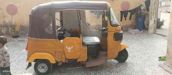 سلام عليكم تكتك 21 شهر 4. بيه صبغ لتكمه ليم لباب.  رقم وسونيه لمكان بغداد.  ***********
