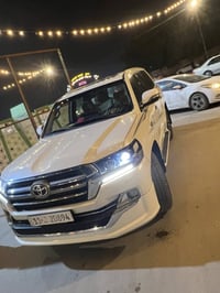 لاندكروز 2008جديده  محدثه ٢١رقم بغداد بسمي  سونار مرفق  مكفوله فقط مال...