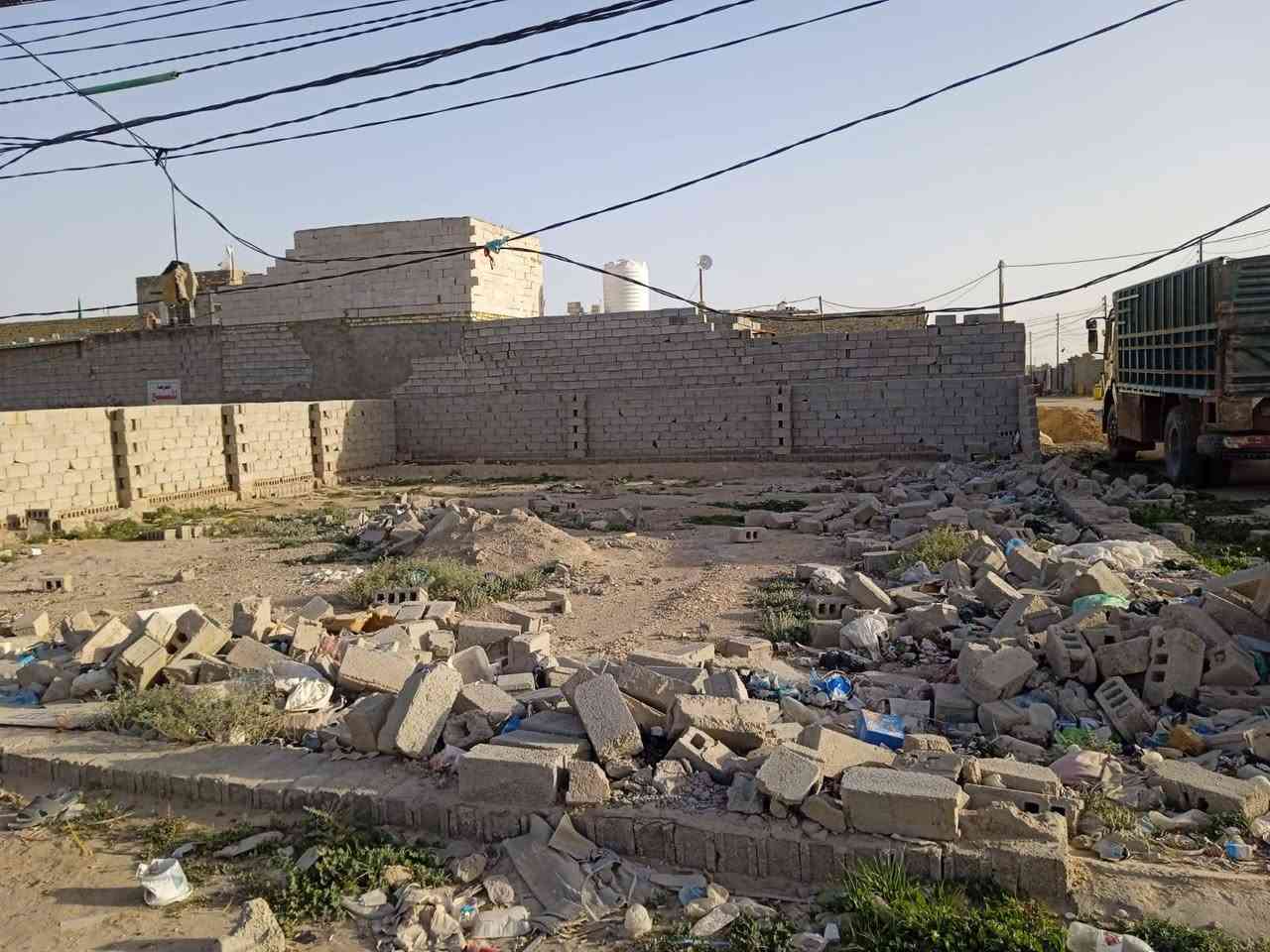 للبيع قطعة مساحة 300متر ركن زراعية طريق نجف كربلاء طريق ياعلي عمود 120خلف شركة الهرموش للسيارات مسيجة بيها 1000بلوكة سعرها 13مليون بيها مجال خدمات كاملة منطقة سكنية
الاتصال 

***********
