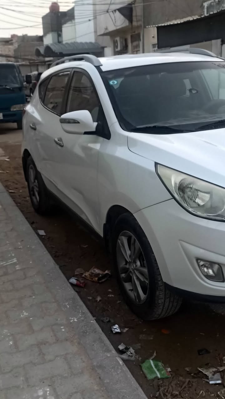 السلام عليكم سيارة توسان 2013 نجف للبيع باسمي مكفولة من الضربه والتبديل بس بيها صبغات اثر جراد مكانات السعر 125 وبيها مجال للشراي رقمي *********** مامتواجد. ع فيس
