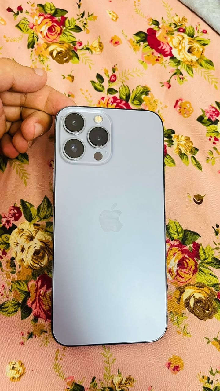 السلام عليكم ايفون 13 برو ماكس نموذج M بطاريته 77الاصليه ممرفوعة بي سواد بالحافه مال شاشه مماثر على لمس فجأة صارت السعر 625 الف مكاني بغداد متواجد على واتساب وفيس ***********
