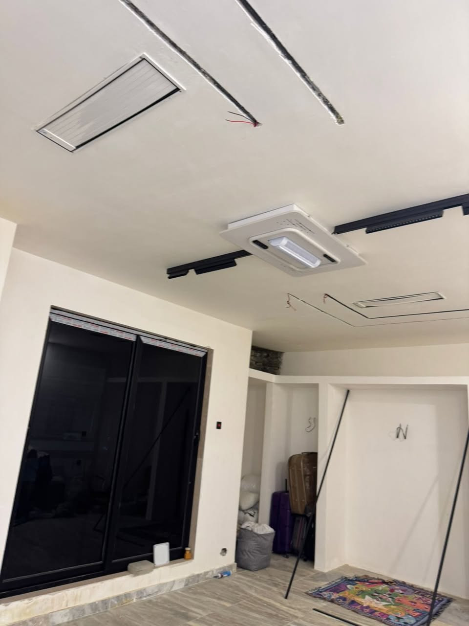 🏡دار زراعي
مساحة الدار 120م (ركن ) على شارع 15
الواجهه 7.5 النزال 16
يتكون من 3غرف سويتات واستقبال وخدمات 
الدار يحتوي على تأثيث كامل 
📍موقع الدار خلف بانزيخانه الجبها منطقه سكينه 
بناء جديد درجة اولى 
السعر المطلوب (200)مليون 
للاستفسار 
لؤي الوائلي ‭0771 331 6724‬
حسين الزيداوي ***********
