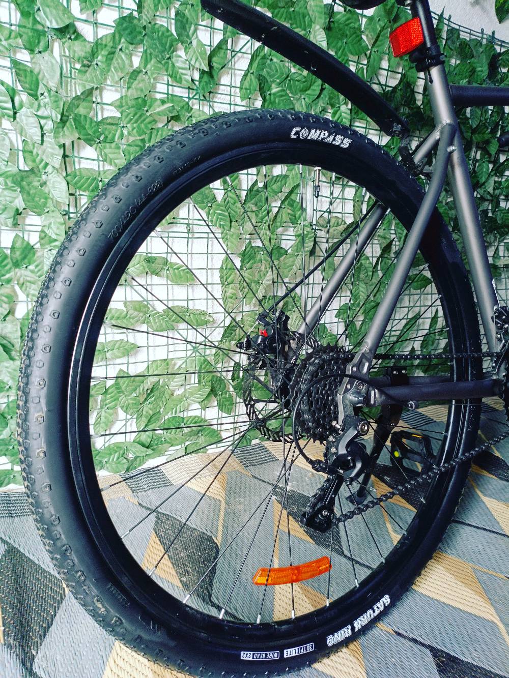 بغداد 
بايسكل ترحال ماركة بلغارية

دراجة السفر والمسافات الطويله

تمتاز بالقوة والسرعة

المنيوم

حجم 28

بريكات دسك

تاير عريض حجم 700×42

عدد السرعات 8×2

سستم السرعات نوع l-twoo

السعر راسني على الخاص

مكاني بغداد الشعله 
وبي مجال بصيط
 +جاملغات + قاعدت مطاريه +مطاريه +لايت+كسارات فقط