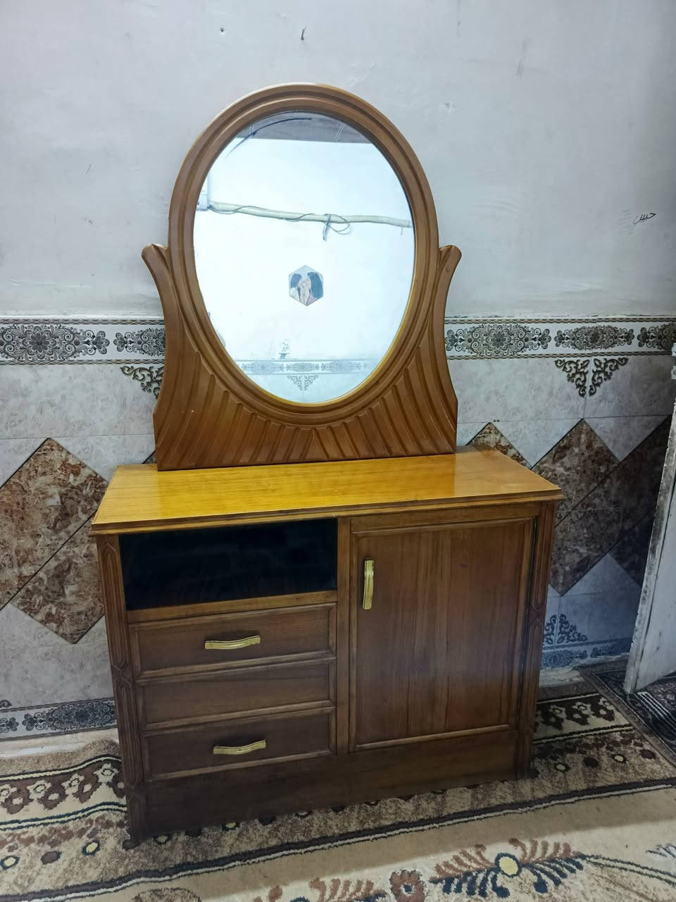 بوفيه وياها مرايه نظيفه جدا صاج مكان الحسينيه واكو توصيل السعر 50 الشراي يجي خاص


**إذا كنت صاحب هذا الإعلان وتريد حذفه لأي سبب، رجاءا أرسل رسالة إلى الدعم الفني**