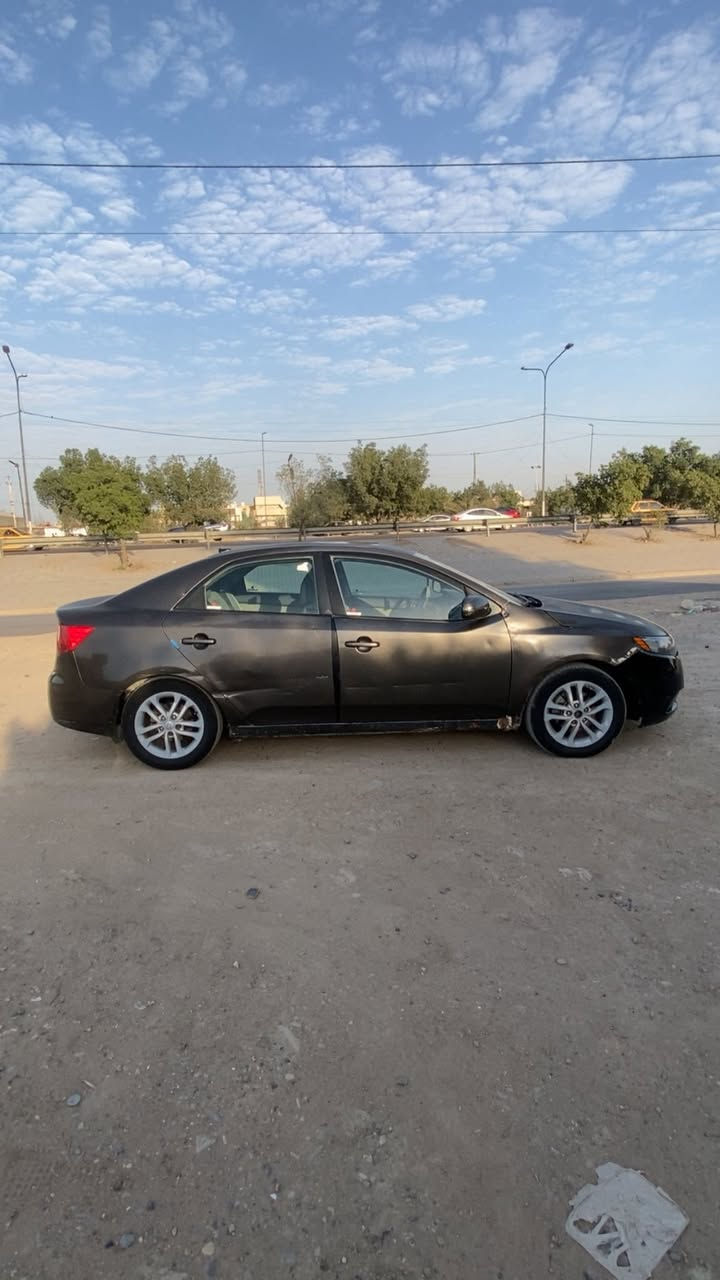 كيا فورتي للبيع موديل 2011 السيارة استعمال داخل المنطقة السيارة تحتاج فقط الى صبغ بسبب الشمس و بيها ملاحظات بسيطة
السعر خاص قيم و خابرني على هذا الرقم
حجي قاسم: ***********
