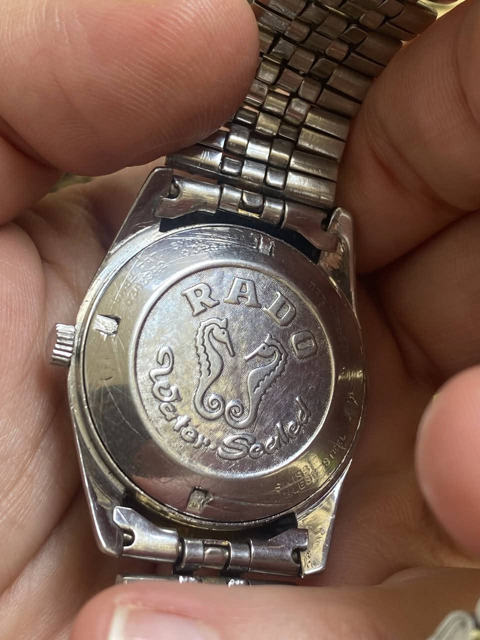 السلام عليكم 
رادو "الحصان الارجواني "
دزاين الرولكس 
أوتوماتيك 
مينا اسمنتي مميزة 
ستانلس ستيل بالكامل 
مقاومة للماء 
تاريخ يومي واسبوعي
بلادية بالكامل 
مكينة ذهبي ٢٥ حجر 
سير واسع 
القطر ٣٥ 
السعر ١٥٠ الف 
يوجد توصيل لجميع المحافظات 
***********
