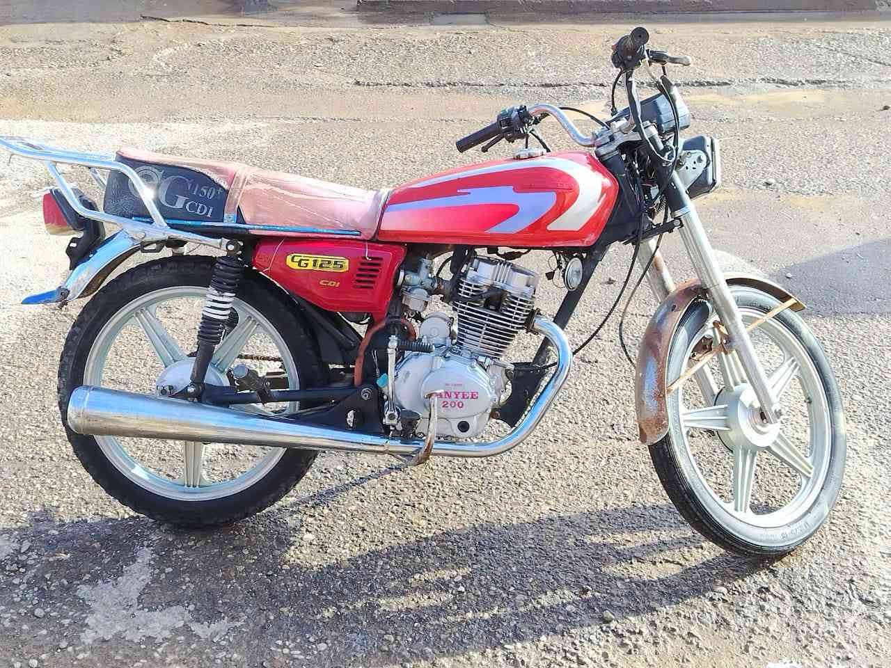 سلام عليكم عدي دراجه للبيع
جني موديل 2017نضيف مابي عيب نكره سلف 
السعر 275وبي مجال بصيط مكاني حويجه ناحيت الرياض هاذ رقمي ***********
