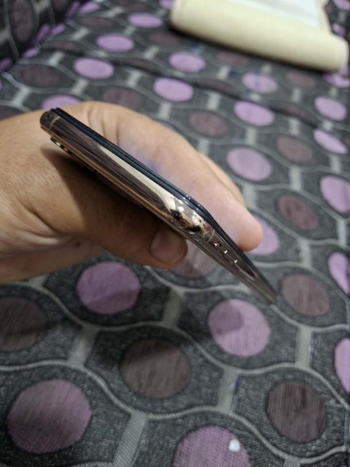 آيفون XsMax للبيع ذاكره ٢٥٦ بطارية ٦٩ دبل سيم فقط فيس إيدي متوقف  ***********
