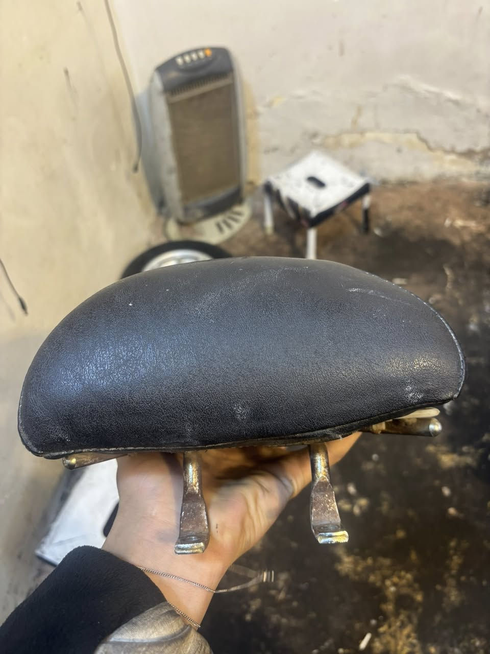 ويل ثعلب +جيتي ار 
تجوه مال بريز اصليه مال رمبه 
سلف دولار يشغل ٦٦او جوه 
بوشه MTRT
عنواني بغداد الكريعات توصيل ماجود ***********
