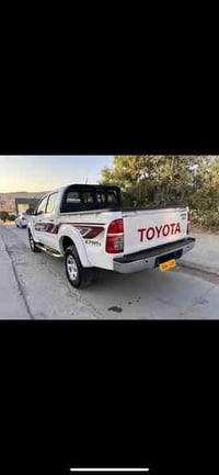 سلام  عليكم تبونه هايلوس  فور ويل  موديل 2012  سيد نهرو ام لبطل مكفوله...