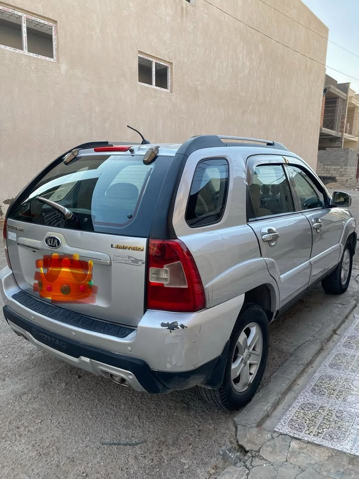 السلام عليكم 
بيع او مراوس بسيارة ناصي حديث او سنتافي لو سورنتو 
سبورتج ٢٠٠٩ ديالى بأسمي باب السايق صبغ والجاملغ تبديل نفس اللون مع حافة البنيد محرك مبدل جديد سعر البيع ٩٧ 
للاستفسار ***********
