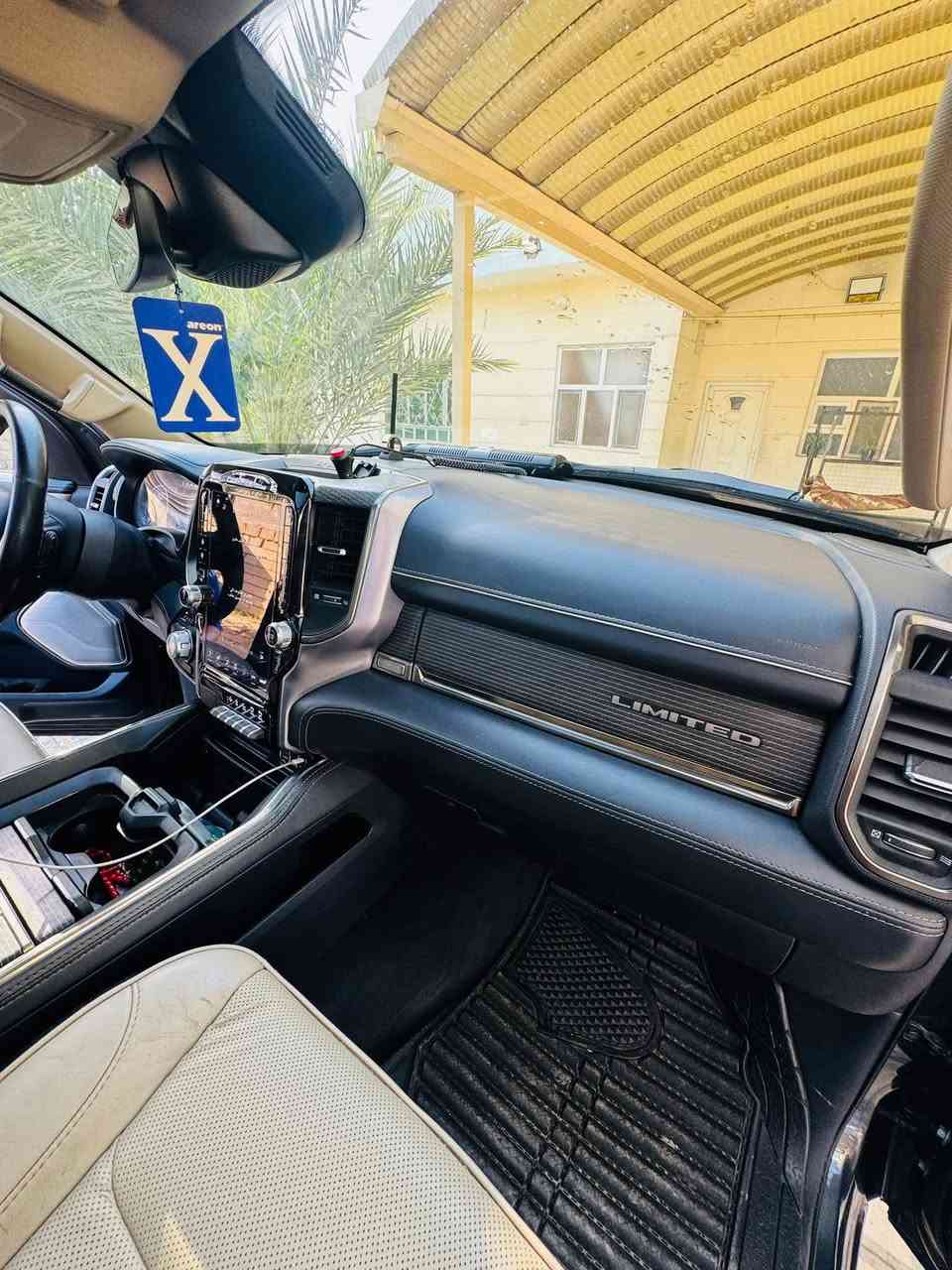 دودج رام خليجي مديل 2020 Long Horn بوكسات جانبيه

خليجي وكاله هارلم اعله فائه

محرك 5.7 Hemi

رقم بغداد مداور مباشر

ماشيه 80 الف كيلو متر

مكفوله كفاله عامه 

فول مواصفات معروفه Long Horn

فتحه سقف كامله

دفع رباعي 3 وضعيات 

دوسات كهرباء 

بوكسات جانبيه

شاشه تسلا كبيره 

رادار 6 عدسات امامي وخلفي 

5 كامرات محيطه

كشنات تبريد تدفئه أمامي خلفي 

تشغيل عن بعد 

السعر/ 425

مكان السياره كربلاء
***********
