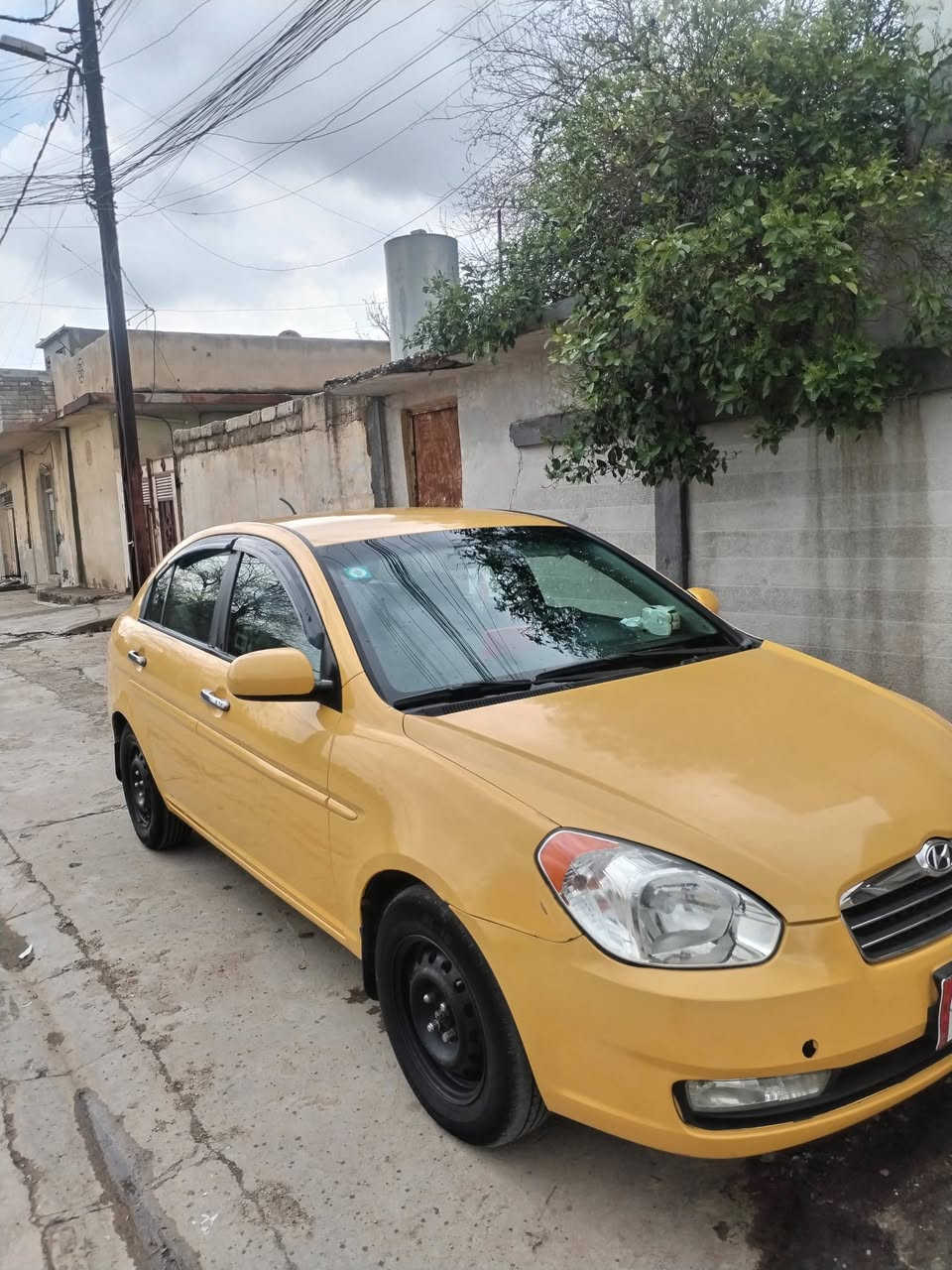 السلام عليكم
سياره اكسنت للبيع 
موديل 2011
وارد امريكي 🇺🇸
رقم بغداد
منضومه غاز ⛽
هيئا  وغرامات صفر ❌
تبريد ثلج ❄
تدفئه 💯
كاربون بانزين  ✅
محرك 16✅
كير ومكينه شرط ✅
السيارة باسمي 
 مبدل بيها جاملغ 
وبوند اصلي 
السيارة نضيفه 
الاتصال عل الرقم 
*********** اسيا 
***********كورك
