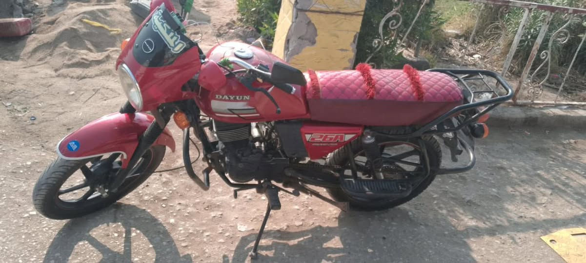 ديوان البيع مديل ١٩ الدراجه أرواقه ضايعه  محرك مكفول شاصي مكفول السعر ٩٠٠وبيه مجال ***********.
