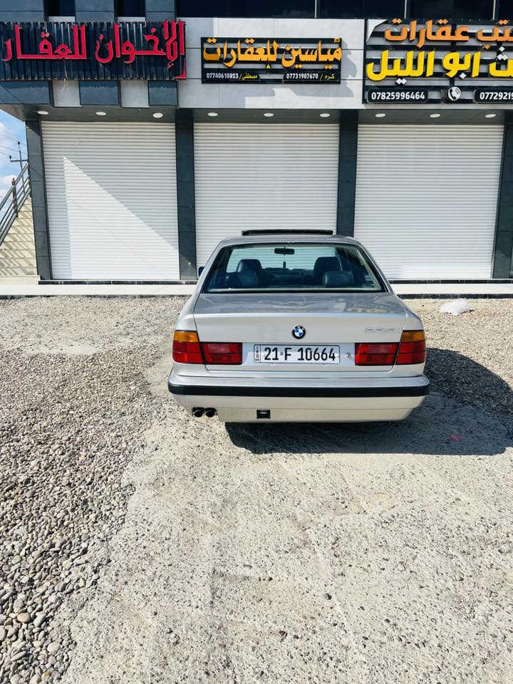 السلام عليكم 
للبيع بي ام 525 اصل موديل 91صبغ عام جماليه بدون ضرر
محرك 525 عدل مسكر المرغوب كير وتماتيك شرط 
رقم وهزه وبراد جديد سليمانيه بسمي شرط التحويل
ثاني يوم سنويه 2031 قبل اسبوع محوله شرط
صدر امامي خلفي جديد تخم تايرات ويل كب جديد خليه 
غرفه جديده 4بطاين جديد شرط لايتات جديد بجم عريظ 
بك لايت جديد سلايت تبريد تدفئه شغال 
مسجل سماعات شغال السياره احلا من الصور
السياره جازه كهربائيه و ميكانيك كل شي شغال 
مكاني تكريت السعر مناسب 68 وبيه مجال 
***********
***********
