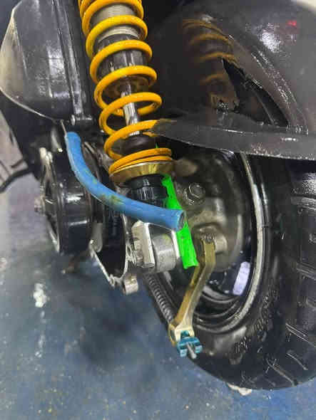 السلام عليكم ثعلب مزوعه بيها وياله نجمه اصلي وبيها صدر أمامي اصلي وبيها دبلات خلفيه اصليها بيها فج وفلنجه وتطواله اصلي بيها كلجات خلفي ول أمامي رياضي اصلي بيها عضمه NCy  اصلي بيها فراك Ncyاصلي وبيها يدات بريك اصلي براغي كور اصليات بيها روله جيسو 1000دراجه بيها هواي تزويد بعد بيها عقل رياضي دراجه للبيع او مراوس مكاني حي أور بغداد رقمي *********** خاص موجود 💗
