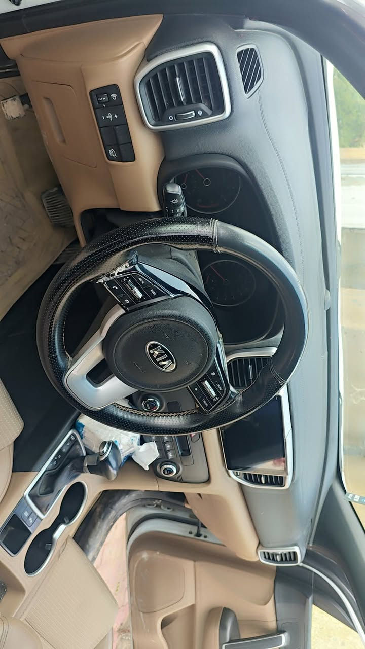 السلام عليكم سبورتج للبيع ٢٠٢٠رقم بغداد فول مواصفات بصمه جلد حساس خلفي امامي خمسه ويل كب تبريد خلفي امامي ماشيه ٧٩ للاستفسار الاتصال على الرقم ***********
