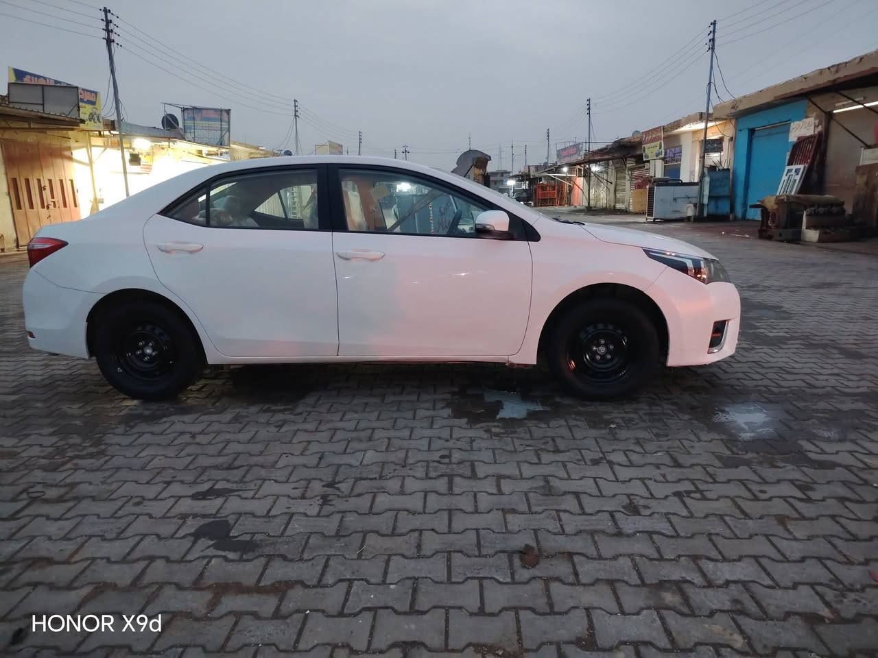 لكورله 2015للبيع مال الشركه العامه سياره مكفوله من الصبغ ول تبديل
مكانه كوت ***********
