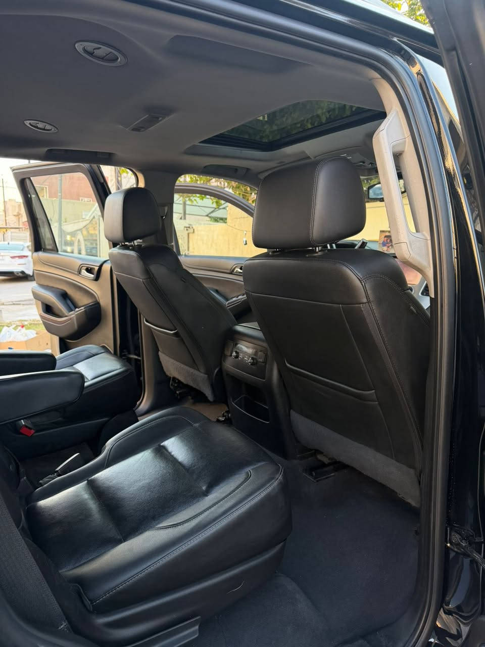 السلام عليكم
يوكن ٢٠١٩ فول ١/١ 
ماشيه ٧٥ الف 
السياره كلين تايتل مكفوله كفاله عامه عدا دعاميه الاماميه صبغ الباقي كله مكفول 
كير مكينه صدر تايرات باتري قطع مفتوحه كلها مكفوله
مواصفات slt تجي تشبهه الدنلي بس محرك ٥٣٠٠

المواصفات :
١- فتحه سقف
٢- بصمه تشغيل + ابواب + جنطه
٣- قاصه + كامره + تشغيل عن بعد 
٤- كشنات كهرباء + تدفئ + تبريد 
٥- ستيرن كهرباء + مري طي كهرباء + سكليتر كهرباء
٦- رادار جانبي + خلفي + امامي 
٧- مري رادار + تدفئ + كهرباء تنطبك + اشاره بالمري
٨- كشنات جلد + منفصل vip + ٧ راكب كهرباء
وباقي المواصفات المعروفه مال فول 
ارجع واكرر السياره كلين تايتل مكفوله عدا دعاميه اماميه صبغ 
كير مكينه ايرباك حجر بيئه صدر تايرات كله مكفول
وسياره جانت مضمومه ومطالعه شي قليل كلش 
ماريد اكول انظف وحده بموديلها ولكن الصور تحكم
مكاني بغداد حي الخضراء مقابيل العامريه
*********** متواجد ايضا على الواتس اب 
السعر ٣٨ يعني ٣ شدات و ٨٠ وبيها مجال
