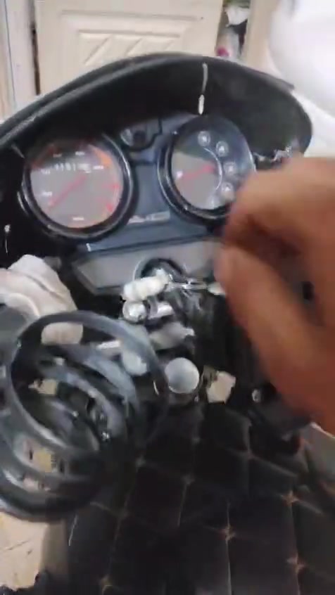 سلام عليكم شباب بوكسر موديل 21رقم وسنويه كامله اي نقص مابيه سعر مليونين 250رقم راعيه ‏‪***********‬‏ناصريه مركز
