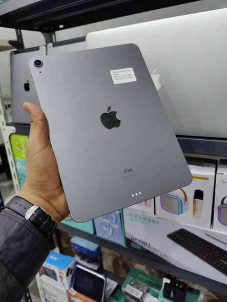 السلام عليكم 
حياكم الله متوفر قطع ابل اصليه وجديدة وقطع نضيفة جدا 
تفاصيل داخل كل صورة واهلا وسهلا 
مع كل ايباد هدية قلم + كيبل شحن + كفر شفاف 
الموقع الرفاعي شارع الموبايلات قريب مشتاق الغليمي 
مركز تقنيات المهندس 
لتفاصيل اكثر خاص او على الواتس اب 
***********
