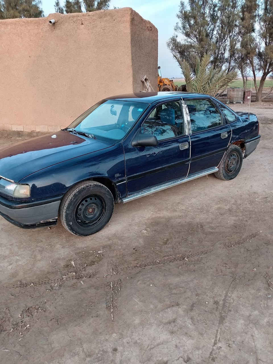 السلام عليكم للبيع اوبل فكترة موديل ٩٢ رقم ديالى شرط التحويل سيارة حلوه ترايهة ناعم محرك ١٦ السيارة جاهزة السعر ٢٨ بيهة مجال كلش بسيط المكان ديالى العظيم *********** او ***********
