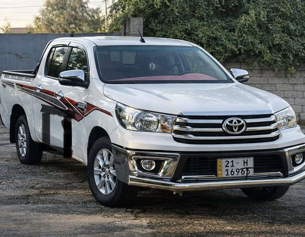 سلام عليكم  تويوتا هايلوكس
موديل ٢٠٢٣ 
سياره جديده 
اوتماتيك 
مابيه اي نقص 
فقط بيه بارد اماشر بالصوره
مرواس بهايلوكس عالي حسب قناعه
***********
سعر ٢٧٥
