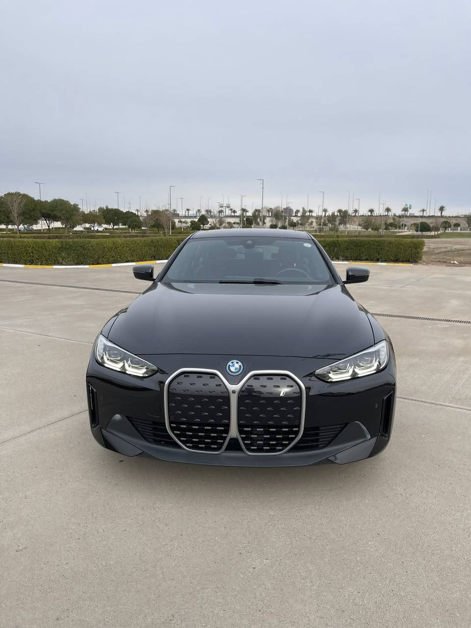 للبيع

BMW i4 eDrive35 

موديل 2024 

السيارة كهرباء بلكامل 

ماشية - 15665الف

.

‏‎بطارية ليثيوم ايون بسعة البطارية 84 (KWH) تقطع في الشحنة الواحدة ما يقارب الـ 500 كيلومتر

‏‎مدخلين شحن AC / Dc

‏‎الاضافات:

‏‎• فتحة سقف

‏‎• هاند بريك كهرباء مع نظام اوتوهولد

‏‎• عدة انظمة قيادة: Comfort / Sport / Eco Pro 

‏‎• هاند بريك كهرباء HOLD AUTO

‏‎• مقاعد جلدية فاخرة: كهربائية مع ذاكرة تخزين وضعية الجلوس

‏‎• تزيينات كاربون فايبر داخلية

‏‎• شاشة ثنائية منحنية مقاس 14.9 بوصة لنظام المعلومات والترفيه و 12.3 بوصة لشاشة السائق

‏‎• الشاشة تدعم التحكم بالأوامر الصوتية واللمس وإيماءات اليد Gesture Control وتدعم آبل كاربلاي وأندرويد أوتو

‏‎• ماوس للتحكم بالشاشة

‏‎• نظام ملاحة Navigation

‏‎• شاحن لاسلكي للهواتف المحمولة Wireless Charger

‏‎• بلوتوث / نقطة اتصال وايرلس WiFi Hotspot

‏‎• مخارج USB / AUX

‏‎• نظام الرؤية المحيطة 360 درجة بخاصية الـ 3D 

‏‎• تشغيل بدون مفتاح Keyless go

‏‎• نظام الدخول من غير مفتاح Keyless entry

‏‎• حساسات امامية وخلفية

‏‎• نظام تحذير من مغادرة المسار Lane Departure Warning

‏‎• نظام تحذير تغيير المسار Lane Change Warning

‏‎• مساعد الانتباه Attention Assistant

‏‎• مساعد اليقظة Attentiveness assistant

‏‎• نظام تحذير السرعة Speed Warning

‏‎• نظام تدخل التوجيه الذي يساعد في تعديل اتجاه السيارة تلقائيًا للحفاظ على المسار Steering Intervention

‏‎• نظام التحذير من الاصطدام الأمامي والخلفي Forward & Rear Collision Warning

‏‎• مانع انزلاق

‏‎• مثبت سرعة Cruise Control

‏‎• تحكم كامل في المقود مع أوامر صوتية

‏‎• غيارات عالستيرنج Paddle Shifters

‏‎• طارة مدفأة

‏‎• اضاءة ليد داخلية متعددة الألوان Ambient lighting

‏‎• اضاءة ترحيبية

‏‎• أضوية ليزر BMW Laser lights

‏‎• ليد BMW LED headlights

‏‎• مصابيح نهاريةLED ‎

‏‎• مصابيح خلفيةLED ‎

‏‎• جنطات قياس 19 انش

‏‎• مرايا كهرباء

‏‎• مرايا قابلة للطي كهربائيا مع اشارات انعطاف

‏‎• مكيف خلفي منفصل

‏‎• الضرار الباب الخلفي وباب امامي

‏‎•ايربك سقف فقط 

اربيل  . 📍 

مرقم كامل .السعر 320$ بي مجال

التوصل 

***********
