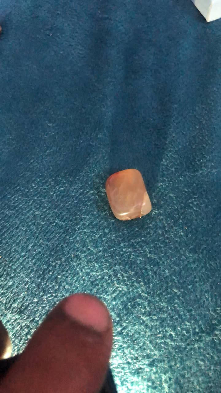 عندي هذن لخرز ما اعرفلهن
لوحده ١٠ الف 
***********
