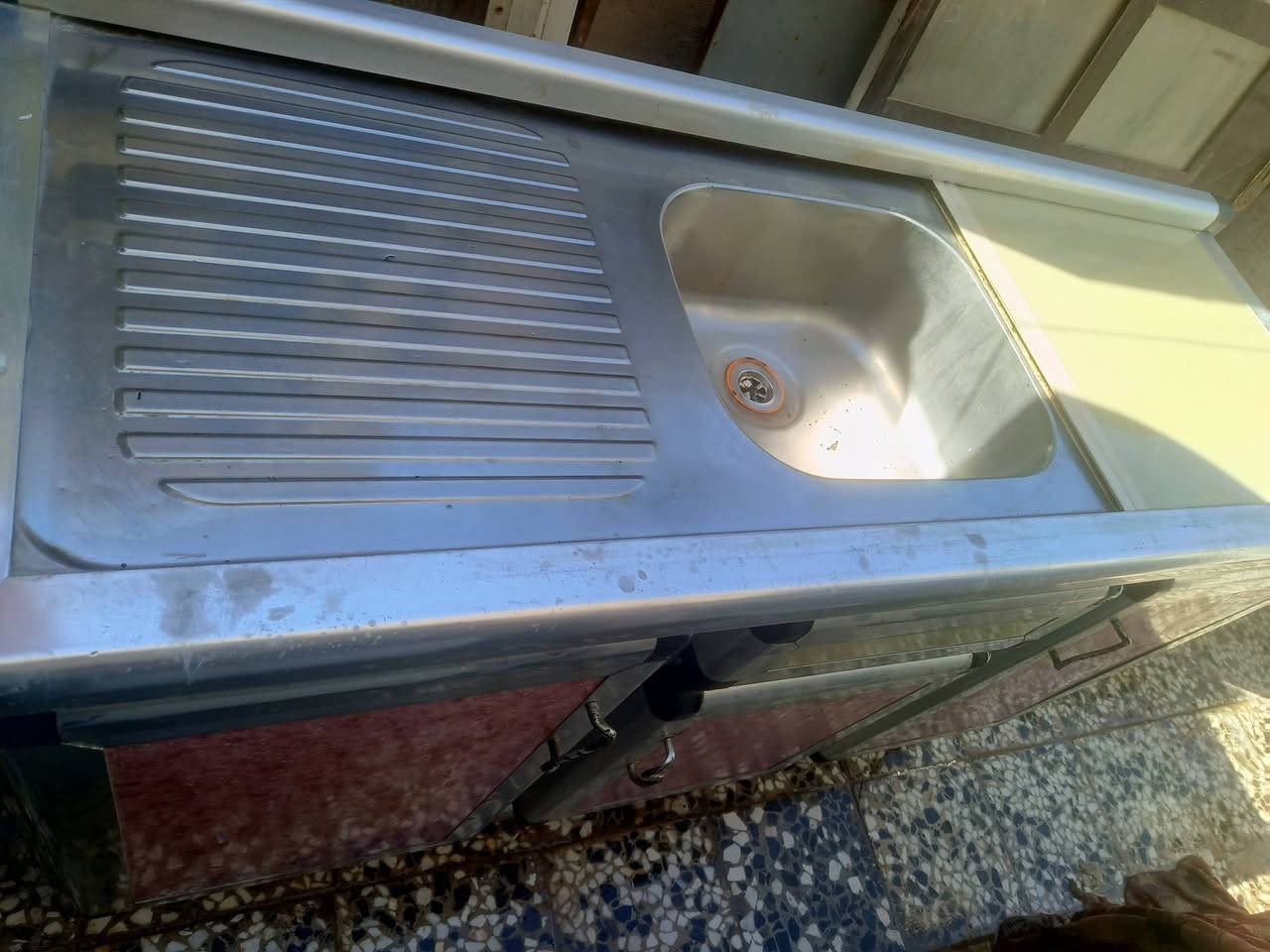 سلام عليكم كاونتر للبيع متر ونص نضيف جدا سعر ١٠٠ سنكي والملحق


**إذا كنت صاحب هذا الإعلان وتريد حذفه لأي سبب، رجاءا أرسل رسالة إلى الدعم الفني**