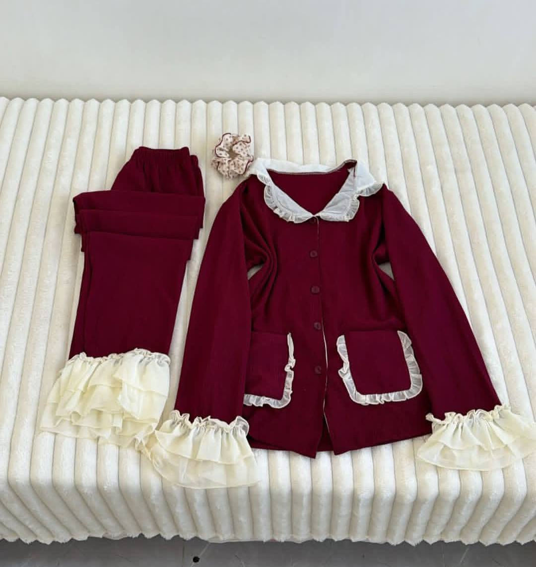 من كولكشن العيد الجميل 🥹♥️♥️
بيجامات فاخرة تجنن بالألوان راقية 
خامه ممتازه كوالتي عال جدا
قالبه هاف يخليكم تقطرون انوثه🤌🏻♥️
توصيل 3 جميع المحافظات


**إذا كنت صاحب هذا الإعلان وتريد حذفه لأي سبب، رجاءا أرسل رسالة إلى الدعم الفني**