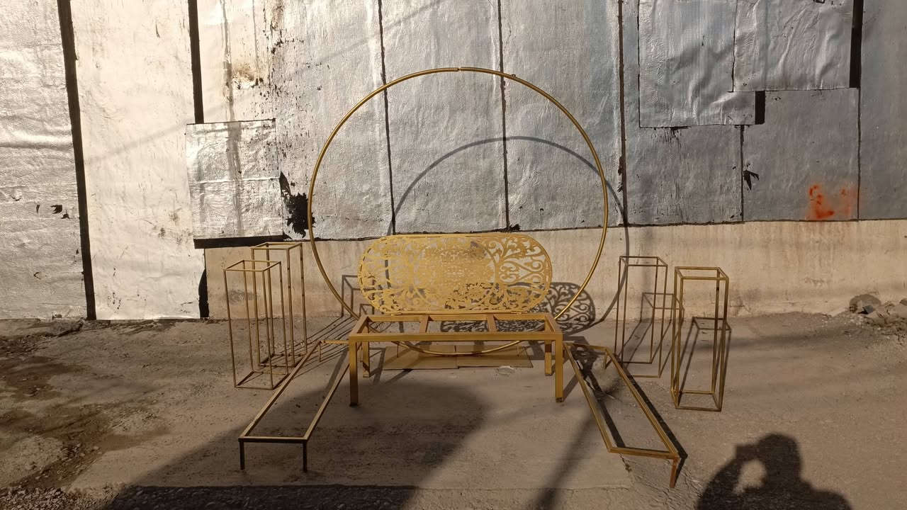 بؤ فڕۆشتن   سێتک بۆ باخ و بۆ حە فلاش ئە بێت***********
