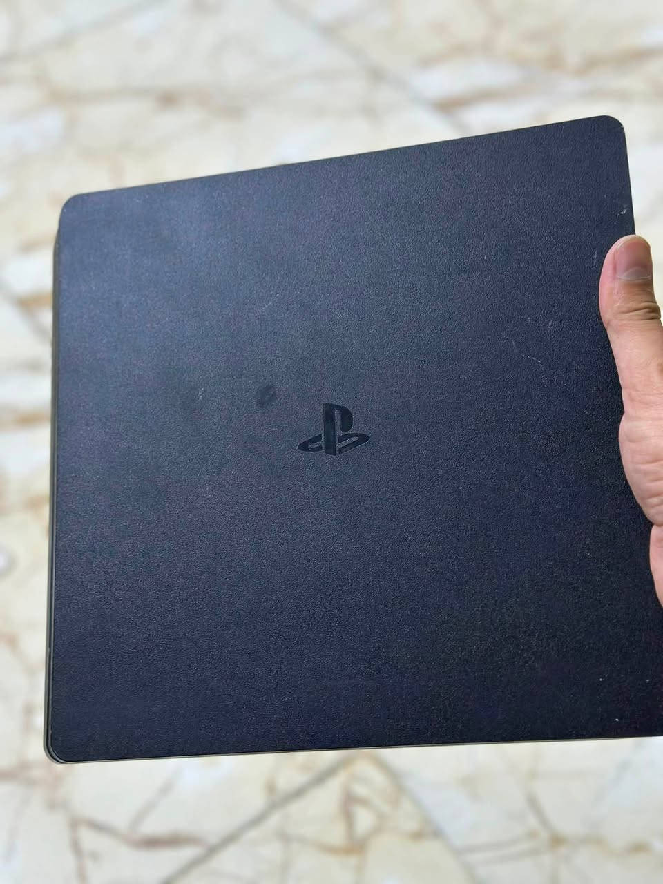 السلام عليكم 
بلي 4 سلم للبيع
ذاكرة 500GB
التحديث مالته 12
وياه جوستيكات 3 
2 العاب  بيس 2019.  فيفا 2024
نظيف وكلشي ما بيه 
سعره 275 وبيه مجال 
واذا متريد العاب مو مشكلة 
للتواصل ويايه على هذا رقم ***********

