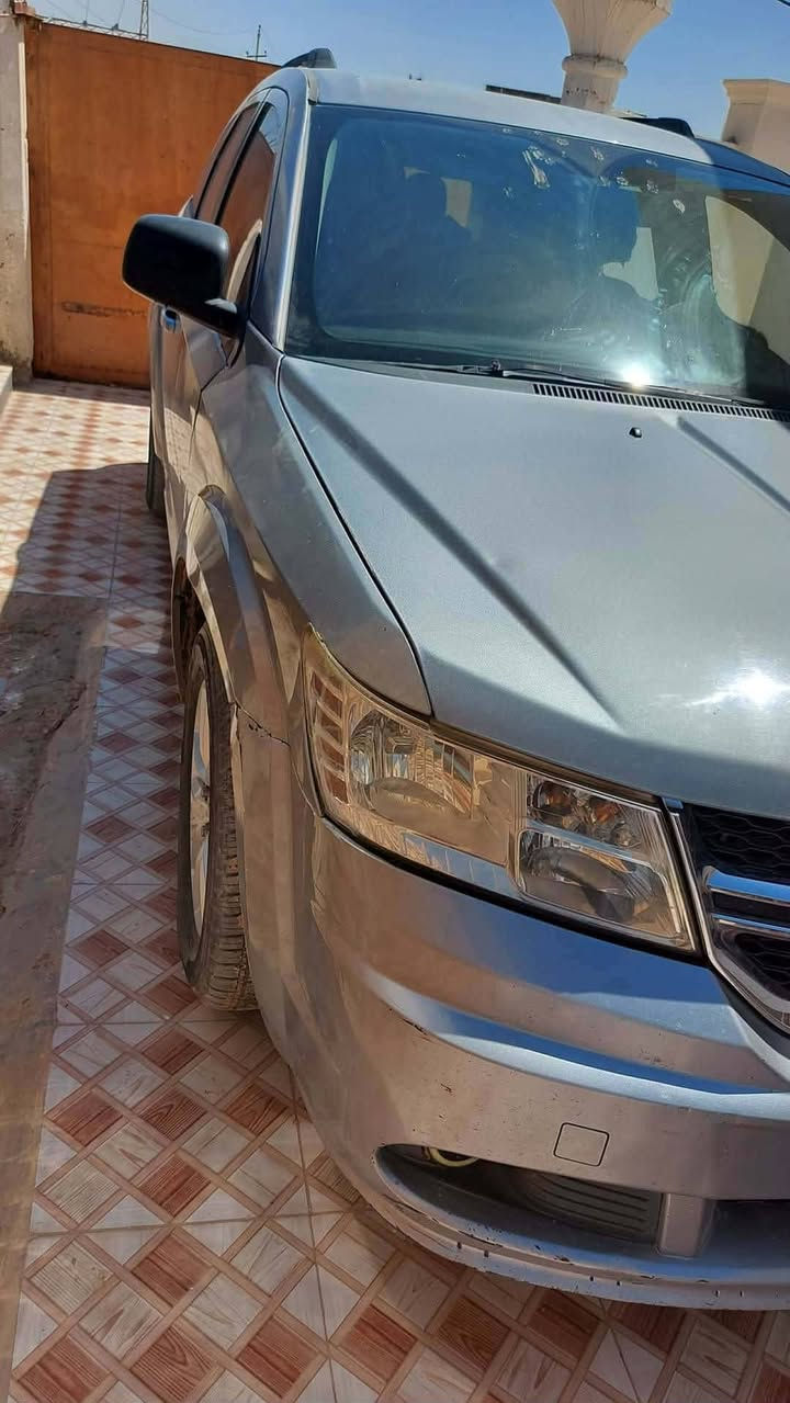 السلام عليكم 
‏‪جورني ١٦ رقم بغداد محرك ٢٤٠٠ تبريد ٣قطع ٧ راكب بيه كم قطعه صبغ ابيع احزام حادثة خلفي رقم بغداد تحويل مباشر 
السعر 105 وبيه مجال 
***********
